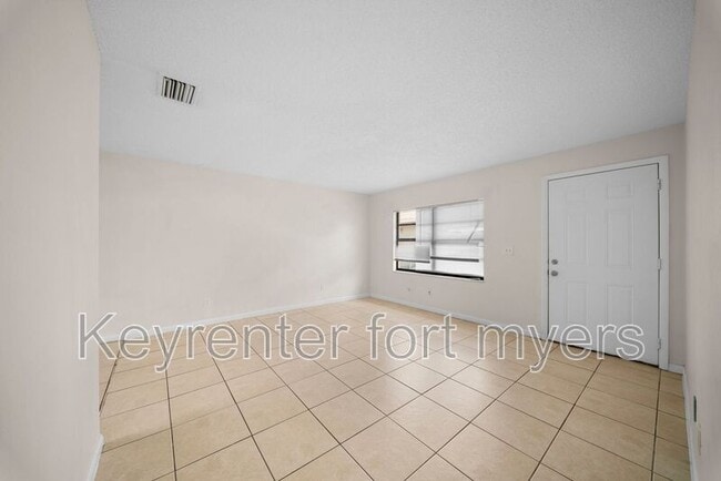 Building Photo - 5551 Fifth Ave
