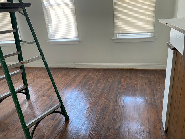 Photo - 617 N Calhoun St Apartment