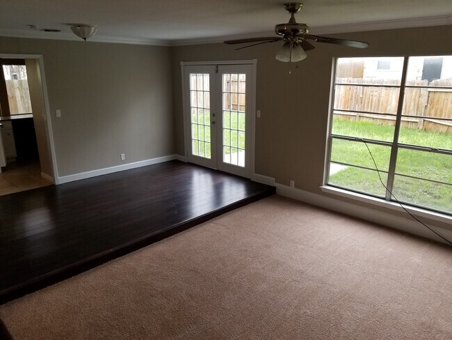 Building Photo - 5618 Crater Lake Dr