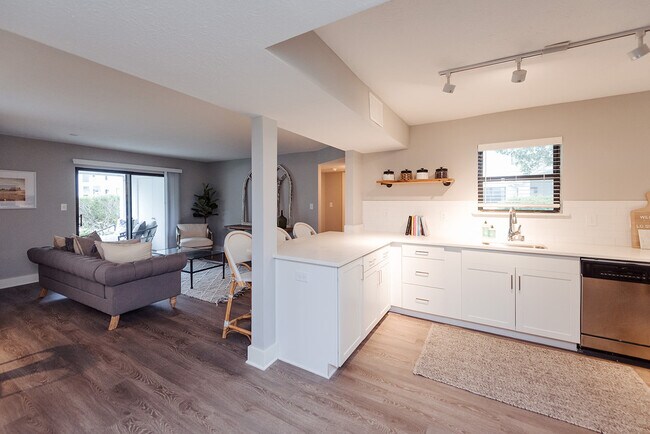 Foto del edificio - 955 Mallard Creek Rd