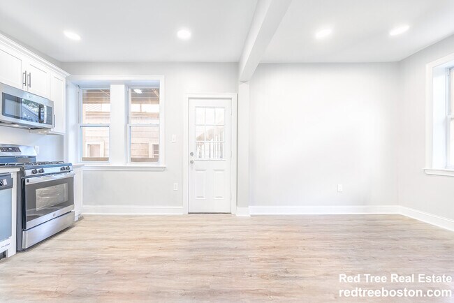 Building Photo - 124 Berkshire St