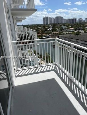 Foto del edificio - 427 Golden Isles Dr