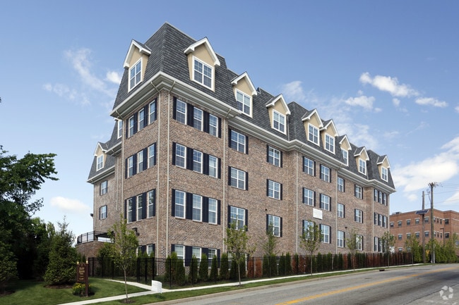 Building - Hilltop Apartments of Totowa