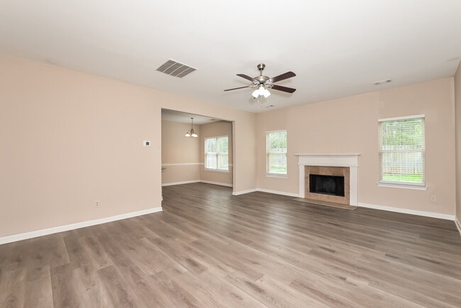Foto del edificio - 4075 Whitfield Oak Way NE