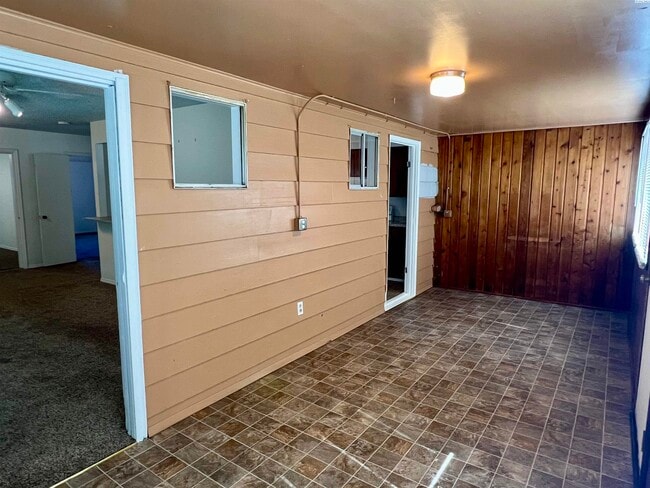 Foto del edificio - for rent 10th ave & Union area