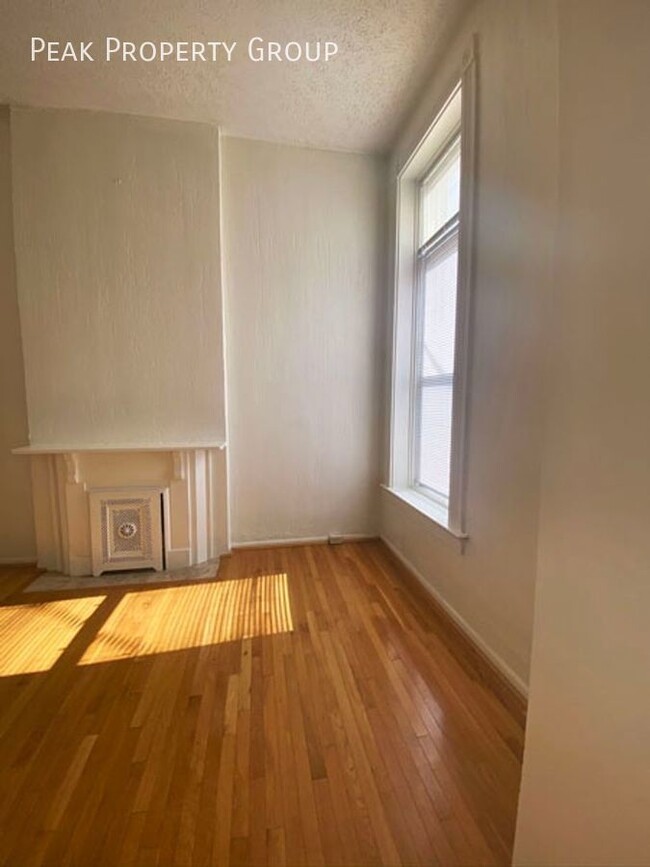 Building Photo - SPACIOUS 2 BEDROOM IN ECLECTIC EAST WALNUT...