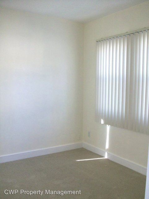 Building Photo - 1373 Russell Way