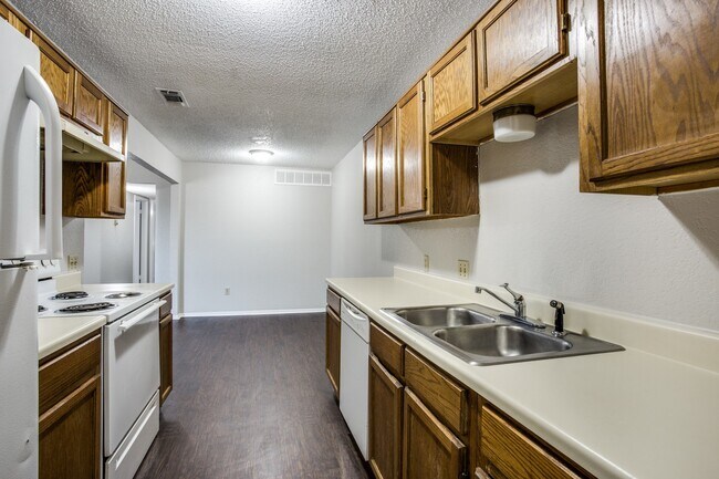 Foto del edificio - Hulen Park Humble Abode Duplex!