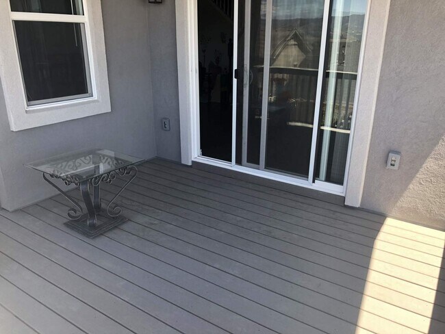 Foto del edificio - Newer 5bdrm + Office in D20 North Fork Wit...