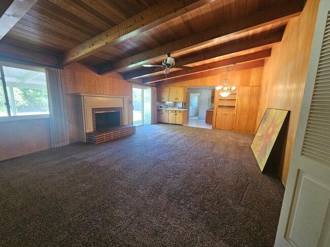 Foto del edificio - 1216 W Keats Ave