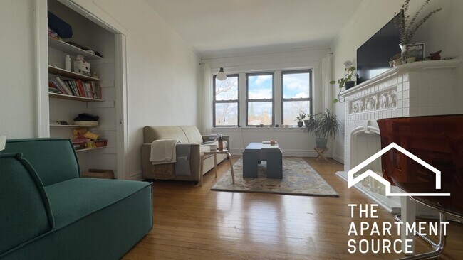 Foto del edificio - 2921 W McLean Ave
