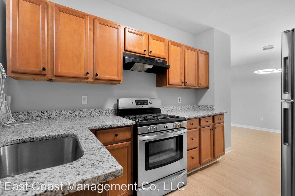 Foto principal - 2 br, 2 bath House - 705 N Baker St