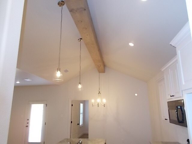 Foto del edificio - "Charming 3-Bedroom Duplex with 2 Full Bat...