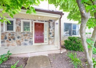 Building Photo - 77 Bunker Hill Ct