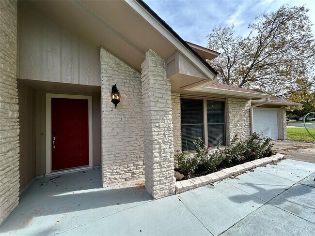Building Photo - 12501 Gristmill Cove