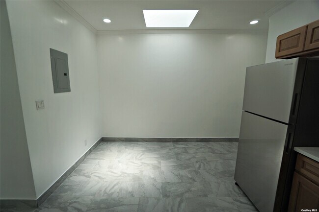 Foto del edificio - 116-07 Metropolitan Ave