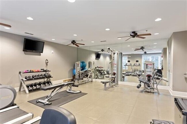 Foto del edificio - 4120 Ridgefield Dr