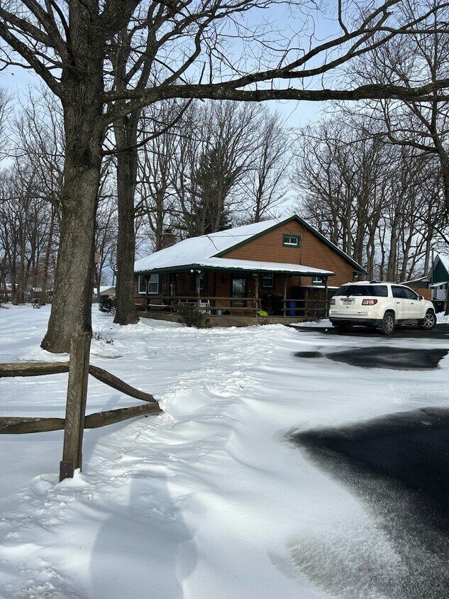 Foto principal - 10312 Upper Little Creek Rd