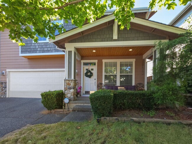 Building Photo - Charming 3-Bed Home with New Kitchen, A/C,...