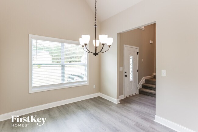 Building Photo - 251 Cranbrooke Dr