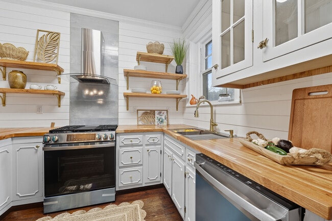 Foto del edificio - 3109 W Grace St