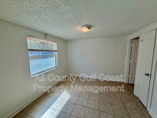 Foto del edificio - 910 61st Ave E