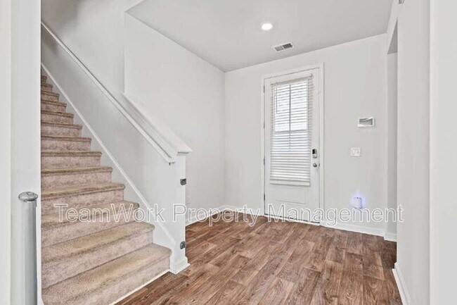 Building Photo - 413 Zenith Blvd