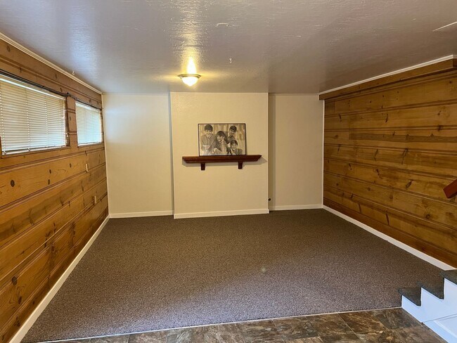 Foto del edificio - 500 SQFT. STUDIO UNIT NEAR DOWNTOWN HAYWARD. PRIME LOCATION, PRIVATE ENTRENCE, AND MORE!!!