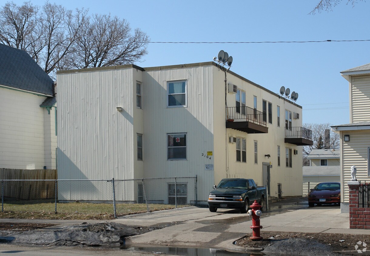 2104 Portland Ave S, Minneapolis, MN 55404 Apartments in Minneapolis