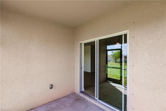 Building Photo - 4 Bed, 2 Streets Away From Cape Coral HS