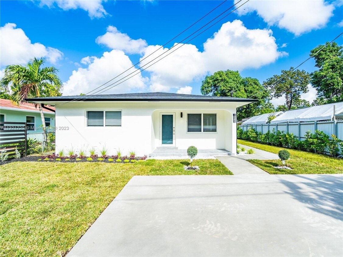 Primary Photo - 1241 NW 25th St