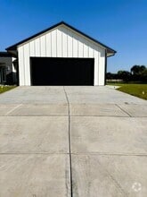 Building Photo - 5203-5205 S Chase Cir