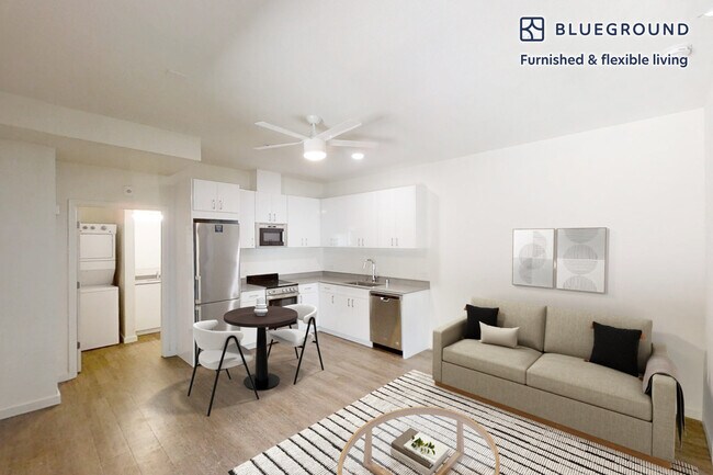 Building Photo - 1257 Lakeside Dr