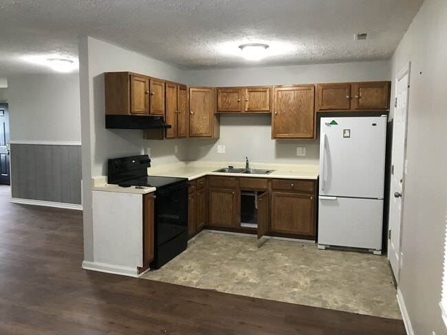 Building Photo - 2044 3rd Ave