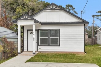 Building Photo - 16706 E Hammon