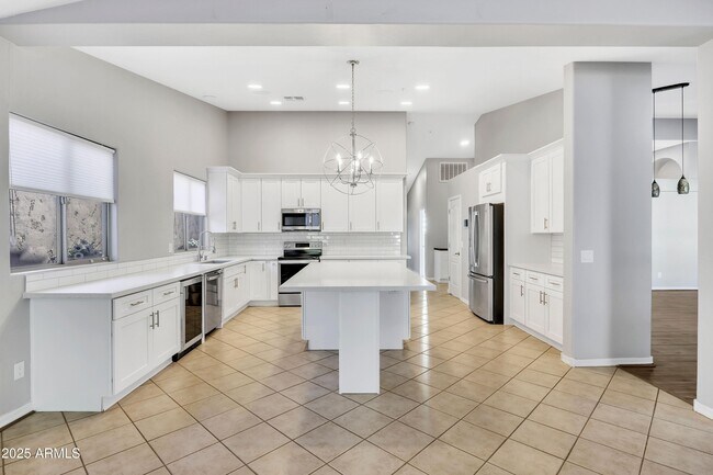 Foto del edificio - 7446 E Glenn Moore Rd