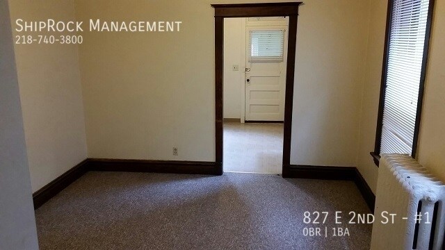 Foto del edificio - 827 E 2nd St