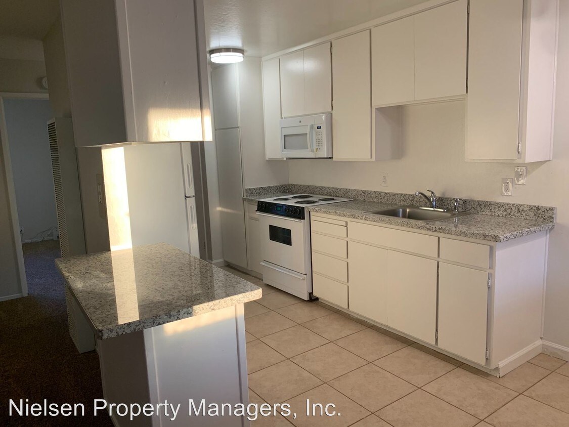 Foto principal - 4223 Robertson Ave