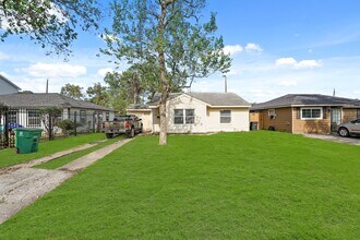 Building Photo - 4953 Bataan Rd