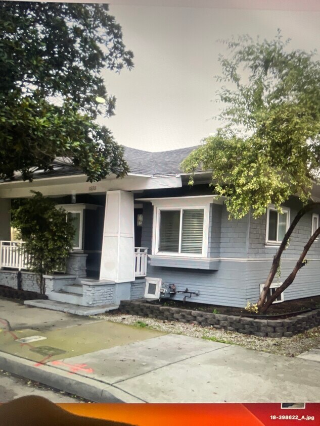 Primary Photo - 1678 W Jefferson Blvd