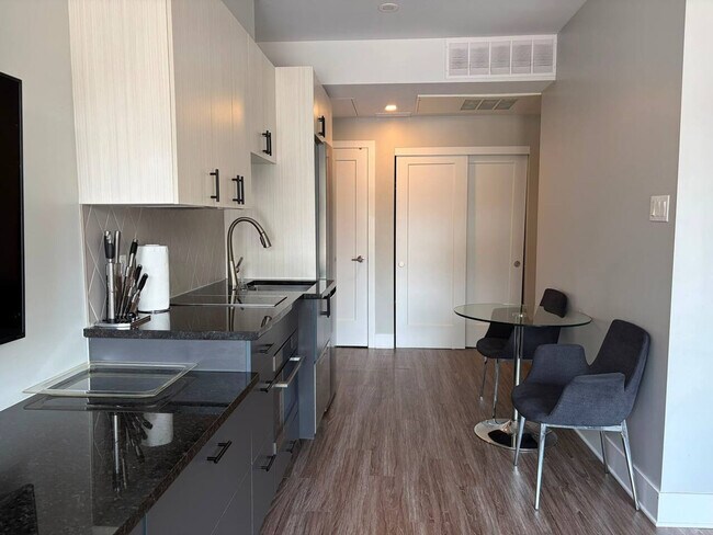Photo du bâtiment - 196 Beechwood Ave.