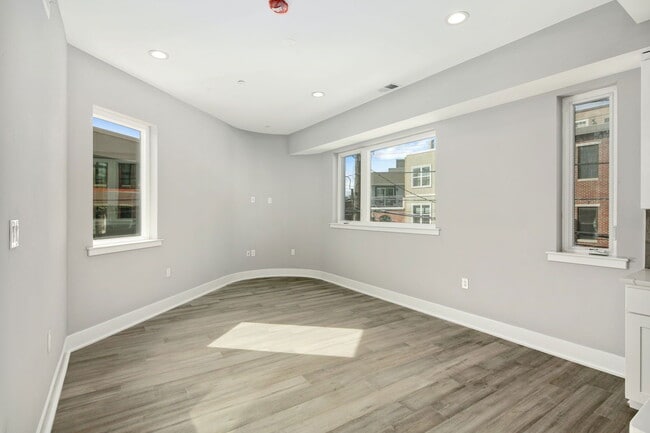 Building Photo - 2537 Grays Ferry Ave