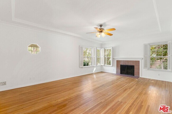 Foto del edificio - 10593 Wilkins Ave
