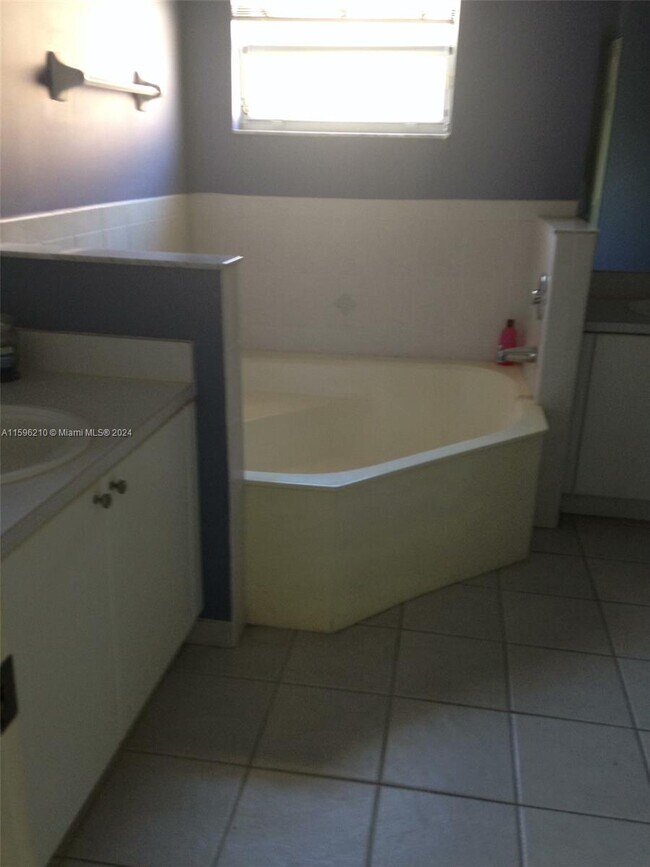 Foto del edificio - 690 SE 29th Dr