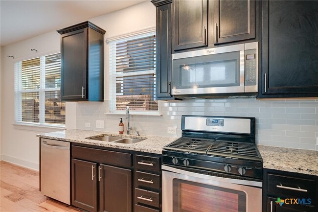 Building Photo - 2205 Capulet St