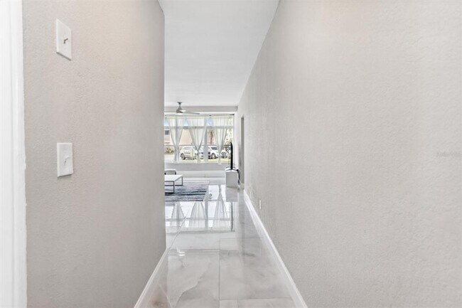 Building Photo - 7050 Sunset Way