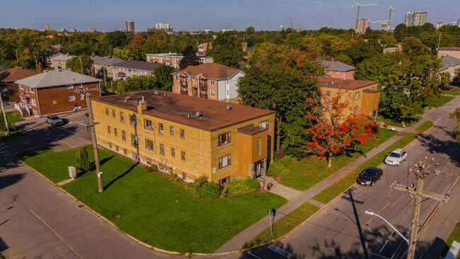 Photo du bâtiment - Arbor Village - 1030 & 1040 Hollington