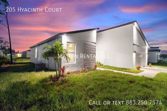 Building Photo - 205 Hyacinth Ct