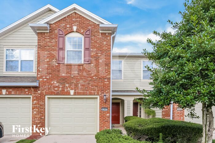 Foto principal - 6947 Roundleaf Dr