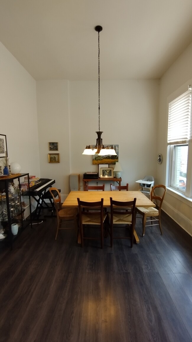 Building Photo - 139 N 4th St